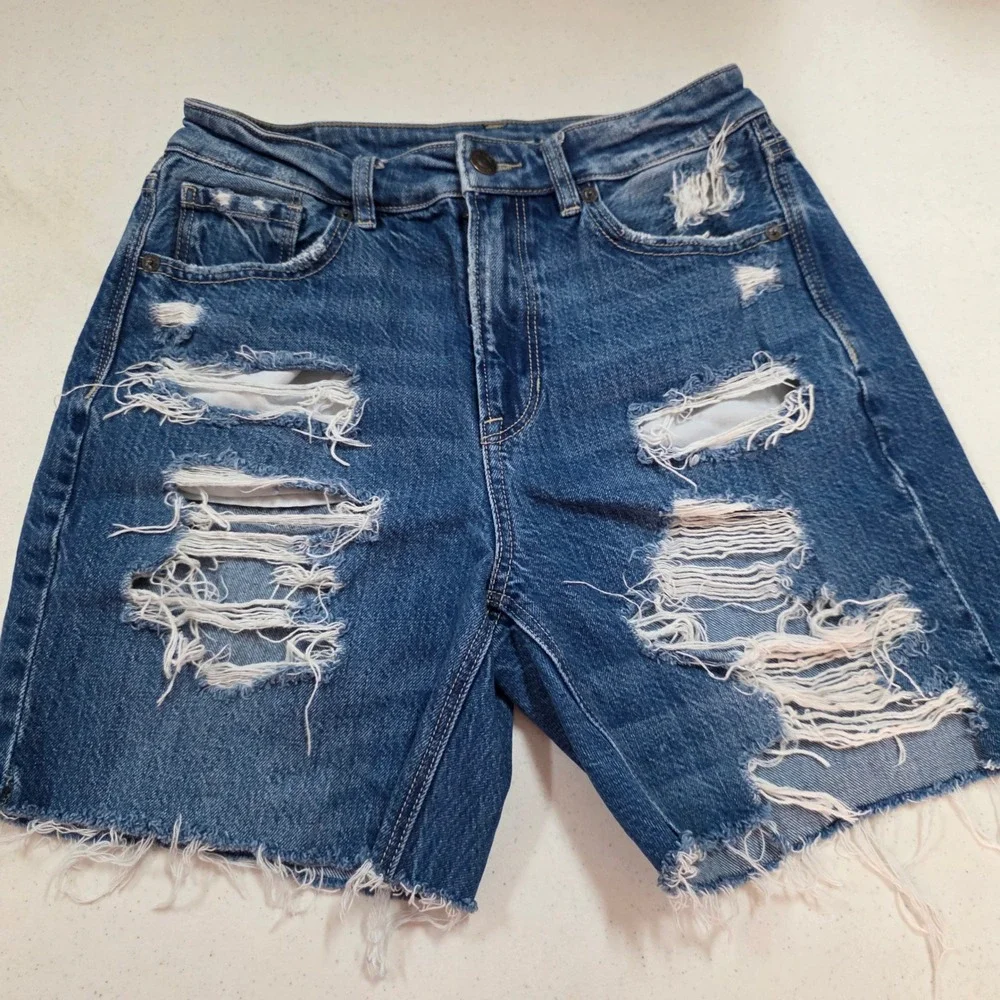 American Eagle Distressed Denim Shorts Womens 4 X-Long Medium Wash Ripped Frayed